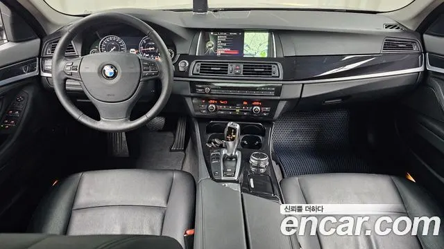 BMW 5 SERIES 2014 — 62 202 км, серебристо-серый, Корея — под ключ — фото 7