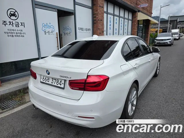 BMW 3 SERIES 2017 — 122 331 км, белый, Корея — под ключ — фото 7
