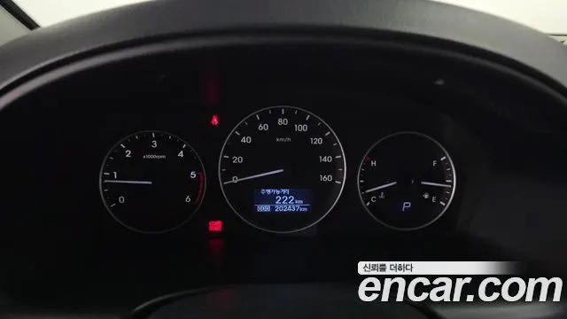 HYUNDAI GRAND STAREX 2018 — 202 437 км, серебристо-серый, Корея — под ключ — фото 8