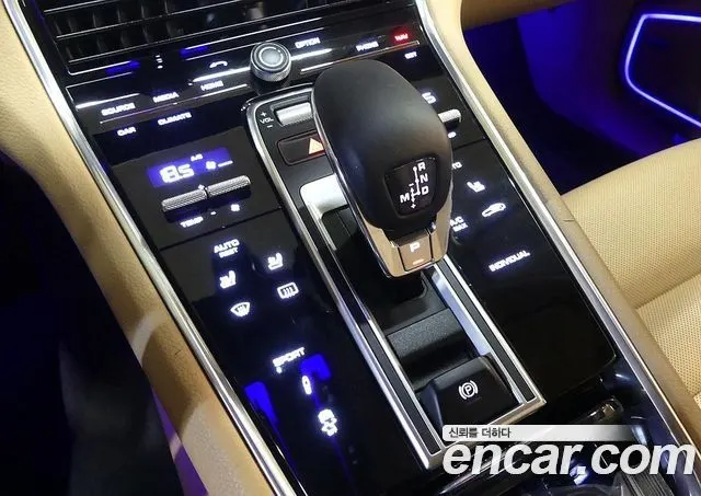 PORSCHE PANAMERA 2018 — 35 000 км, белый, Корея — под ключ — фото 9