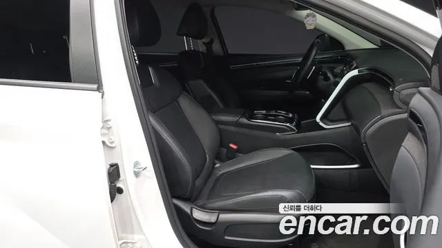 HYUNDAI TUCSON 2023 — 32 056 км, белый, Корея — под ключ — фото 11