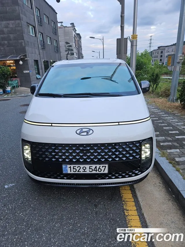 HYUNDAI STARIA 2024 — 30 667 км, белый, Корея — под ключ — фото 3