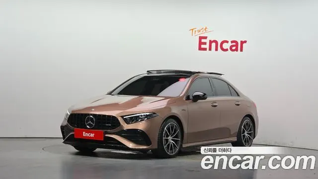 MERCEDES-BENZ A-CLASS W177 2024 — 12 694 км, светло-золотистый, Корея — под ключ — фото 1