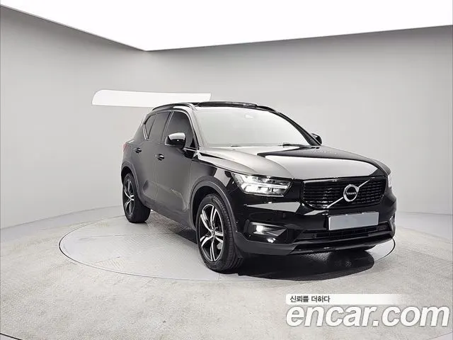 VOLVO XC40 2019 — 88 744 км, чёрный, Корея — под ключ — фото 3