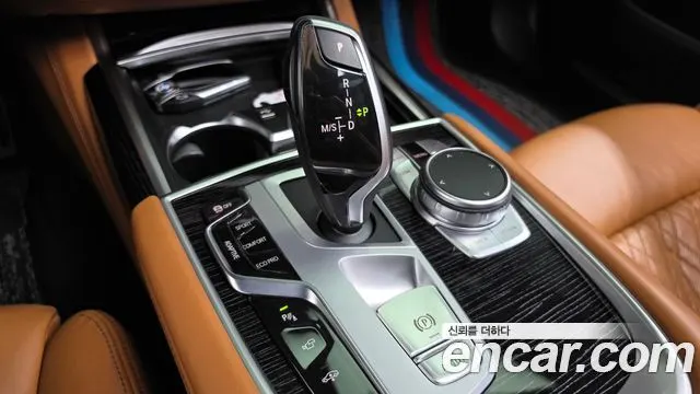 BMW 7 SERIES 2022 — 108 454 км, серебристо-серый, Корея — под ключ — фото 9