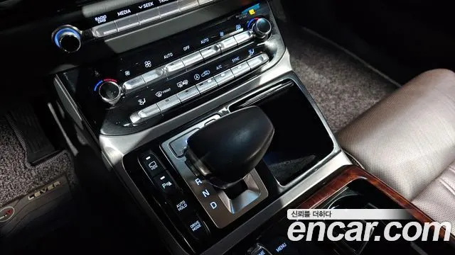 GENESIS EQ900 2016 — 238 356 км, серебристо-серый, Корея — под ключ — фото 9