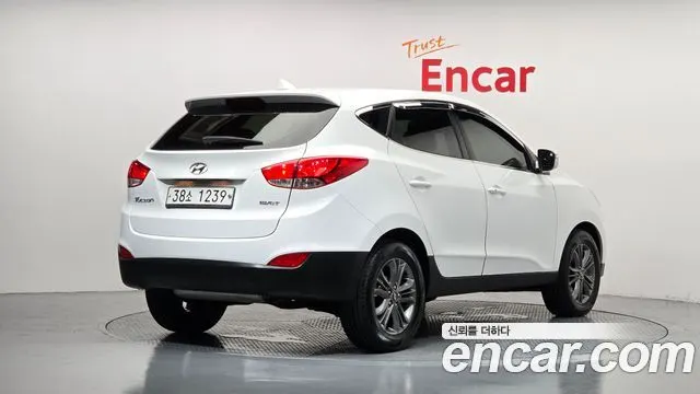 HYUNDAI TUCSON 2014 — 157 375 км, белый, Корея — под ключ — фото 2