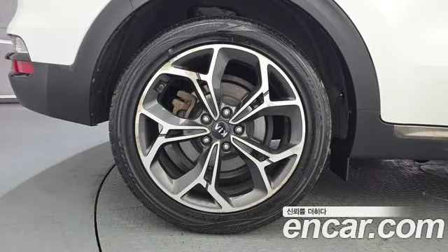 KIA SPORTAGE THE BOLD 2019 — 88 828 км, белый, Корея — под ключ — фото 5