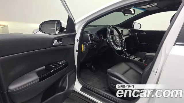 KIA SPORTAGE THE BOLD 2019 — 88 828 км, белый, Корея — под ключ — фото 10