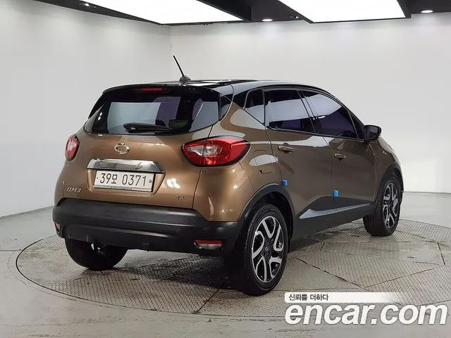 RENAULT KOREA QM3 2016 — 69 000 км, коричневый, Корея — под ключ — фото 4