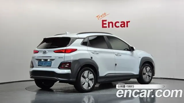 HYUNDAI KONA ELECTRIC 2019 — 126 870 км, белый, Корея — под ключ — фото 2