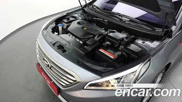 HYUNDAI SONATA 2015 — 145 000 км, серебристый, Корея — под ключ — фото 6