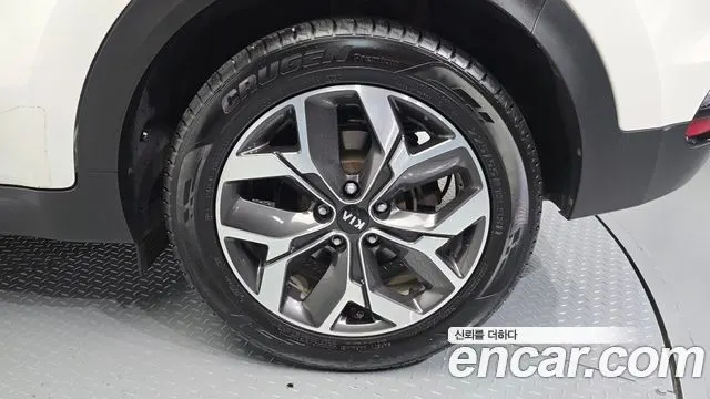 KIA SPORTAGE THE BOLD 2019 — 21 326 км, белый, Корея — под ключ — фото 5