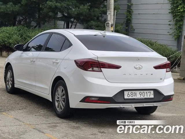 HYUNDAI AVANTE 2019 — 153 205 км, белый, Корея — под ключ — фото 3