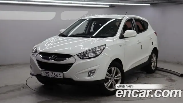 HYUNDAI TUCSON 2011 — 145 585 км, чёрный, Корея — под ключ — фото 1