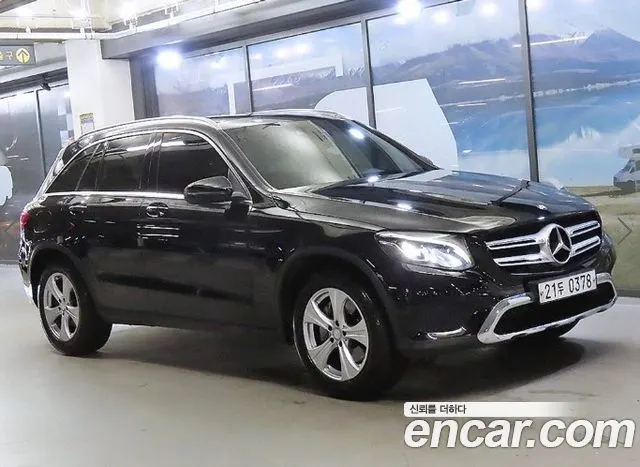 MERCEDES-BENZ GLC-CLASS X253 2017 — 159 867 км, чёрный, Корея — под ключ — фото 1