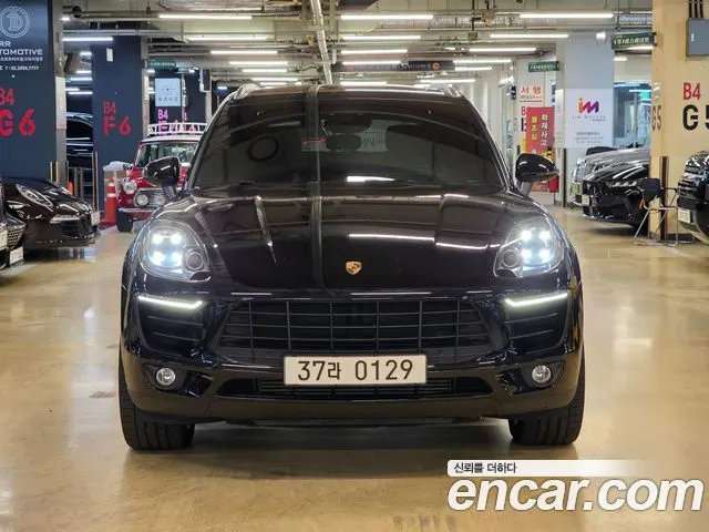 PORSCHE MACAN 2016 — 53 600 км, чёрный, Корея — под ключ — фото 1