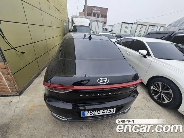 HYUNDAI GRANDEUR HYBRID 2023 — 90 000 км, чёрный, Корея — под ключ — фото 2