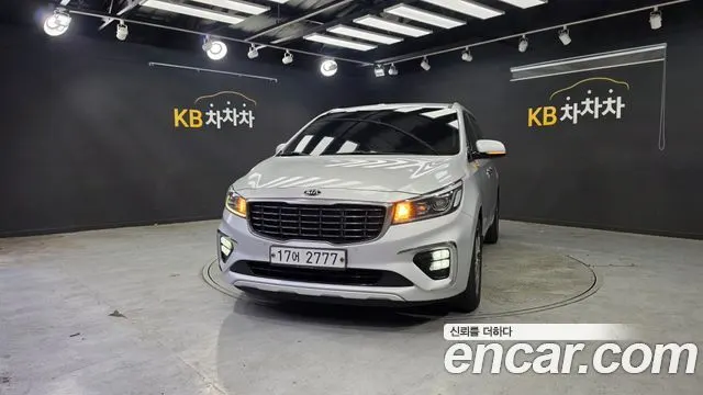 KIA CARNIVAL 2019 — 442 338 км, серебристо-серый, Корея — под ключ — фото 1