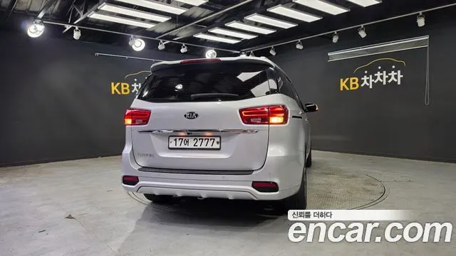 KIA CARNIVAL 2019 — 442 338 км, серебристо-серый, Корея — под ключ — фото 4