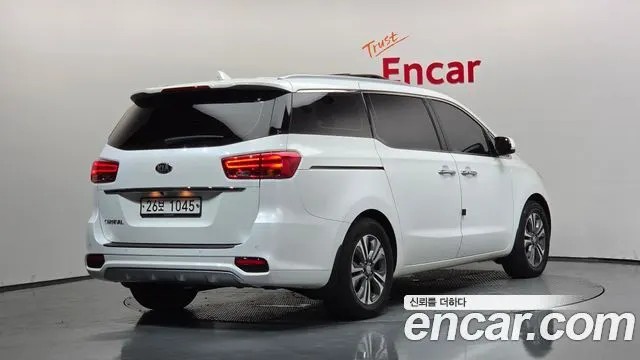 KIA CARNIVAL 2019 — 125 459 км, белый, Корея — под ключ — фото 2