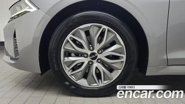 KIA K5 HYBRID 2023 — 24 556 км, серебристо-серый, Корея — под ключ — фото 5