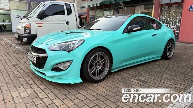 HYUNDAI GENESIS COUPE 2012 — 174 000 км, белый, Корея — под ключ — фото 1
