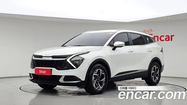 KIA SPORTAGE 2022 — 77 774 км, белый, Корея — под ключ — фото 1