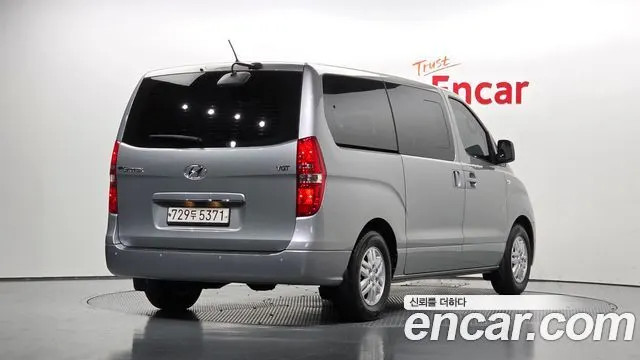 HYUNDAI GRAND STAREX 2018 — 91 996 км, серебристый, Корея — под ключ — фото 2