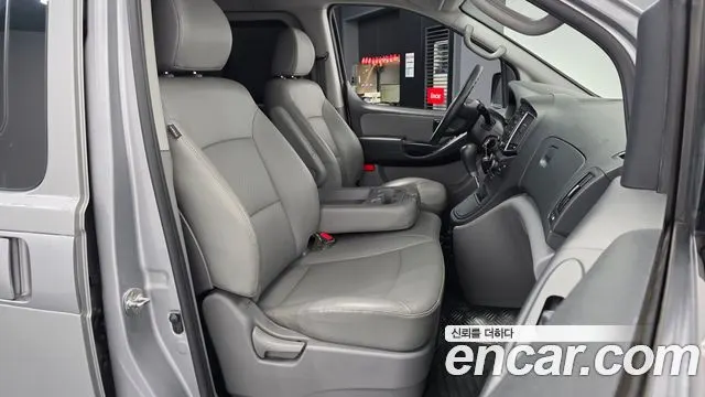 HYUNDAI GRAND STAREX 2018 — 91 996 км, серебристый, Корея — под ключ — фото 11