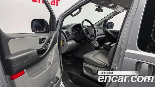 HYUNDAI GRAND STAREX 2018 — 91 996 км, серебристый, Корея — под ключ — фото 10