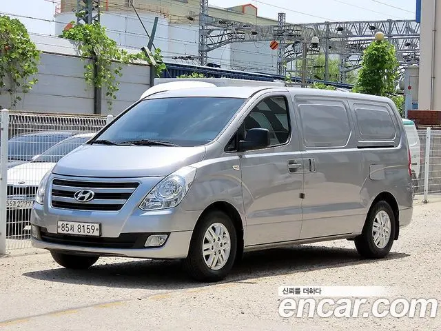 HYUNDAI GRAND STAREX 2017 — 127 099 км, серебристо-серый, Корея — под ключ — фото 2