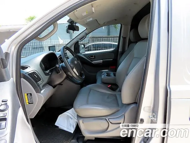 HYUNDAI GRAND STAREX 2017 — 127 099 км, серебристо-серый, Корея — под ключ — фото 5