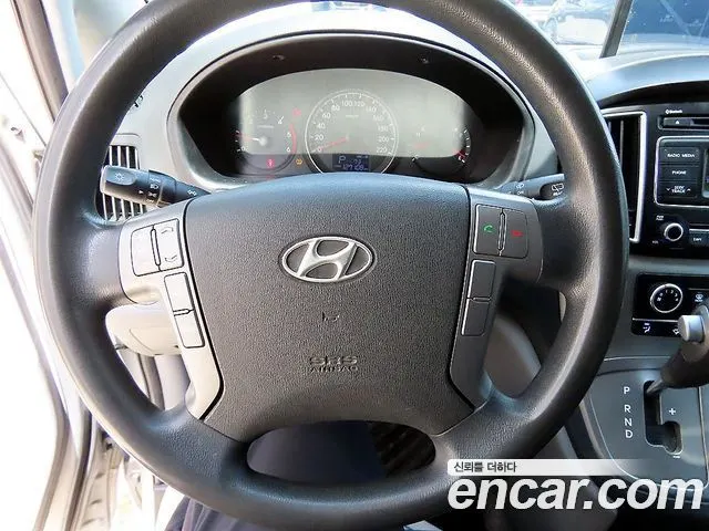 HYUNDAI GRAND STAREX 2017 — 127 099 км, серебристо-серый, Корея — под ключ — фото 8