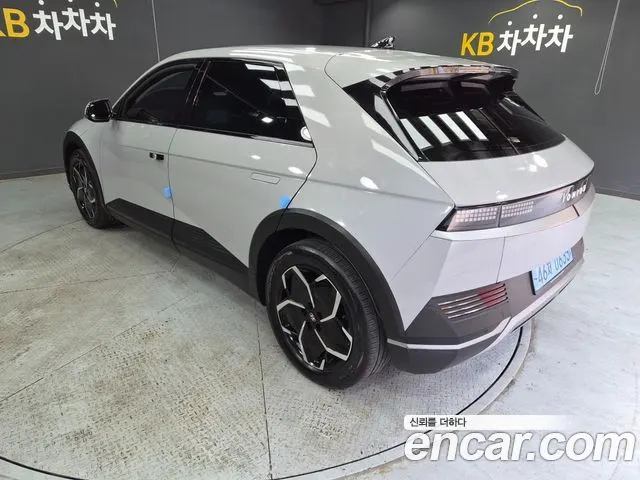 HYUNDAI IONIQ 5 2023 — 16 429 км, серебристо-серый, Корея — под ключ — фото 4