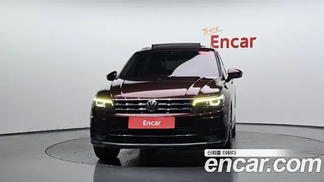 VOLKSWAGEN TIGUAN 2018 — 111 294 км, красный, Корея — под ключ — фото 3