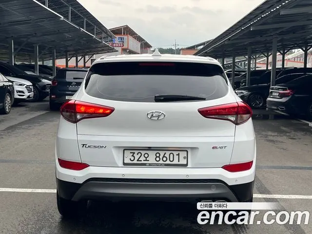 HYUNDAI TUCSON 2016 — 115 426 км, белый, Корея — под ключ — фото 5