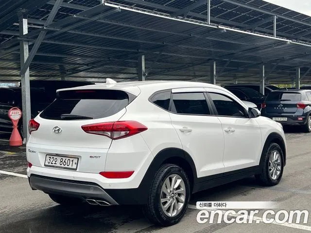 HYUNDAI TUCSON 2016 — 115 426 км, белый, Корея — под ключ — фото 6