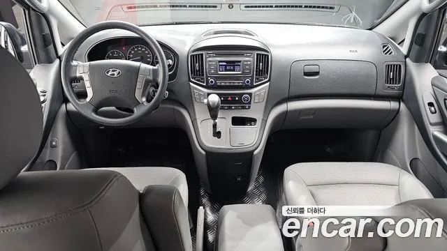HYUNDAI GRAND STAREX 2016 — 53 059 км, серебристый, Корея — под ключ — фото 7