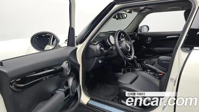 MINI COOPER 2019 — 38 048 км, белый-перламутр, Корея — под ключ — фото 10