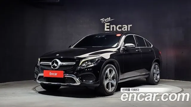 MERCEDES-BENZ GLC-CLASS X253 2019 — 97 808 км, чёрный, Корея — под ключ — фото 1