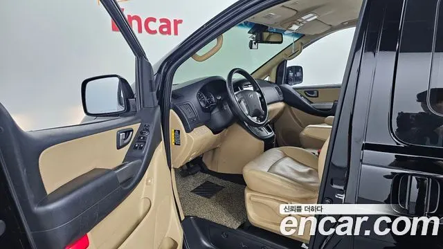 HYUNDAI GRAND STAREX 2017 — 148 317 км, чёрный, Корея — под ключ — фото 10