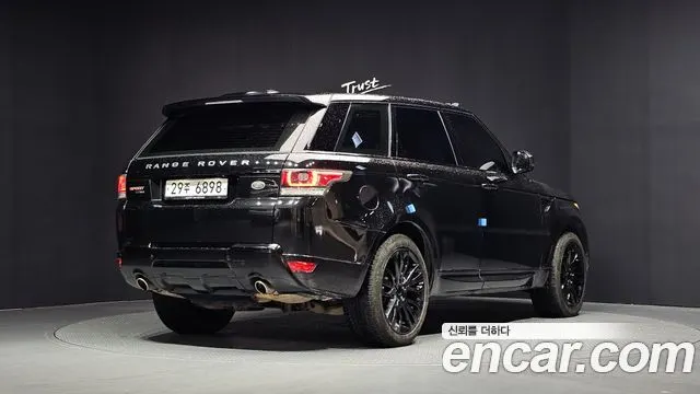 LAND ROVER RANGE ROVER SPORT 2014 — 131 374 км, чёрный, Корея — под ключ — фото 2