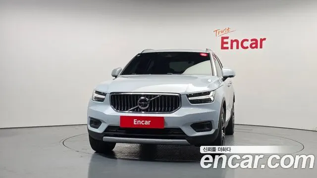 VOLVO XC40 2021 — 142 563 км, серебристо-серый, Корея — под ключ — фото 3