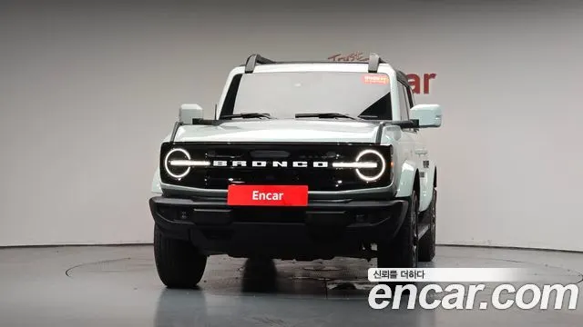 FORD BRONCO 2023 — 30 759 км, серебристо-серый, Корея — под ключ — фото 3