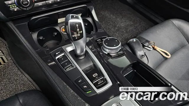 BMW 5 SERIES 2016 — 117 432 км, серебристо-серый, Корея — под ключ — фото 9