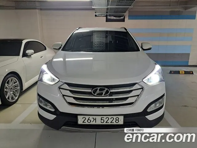 HYUNDAI SANTA FE 2015 — 140 240 км, белый, Корея — под ключ — фото 1