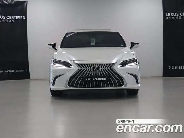 LEXUS ES300H 2026 — 4 563 км, белый-перламутр, Корея — под ключ — фото 3