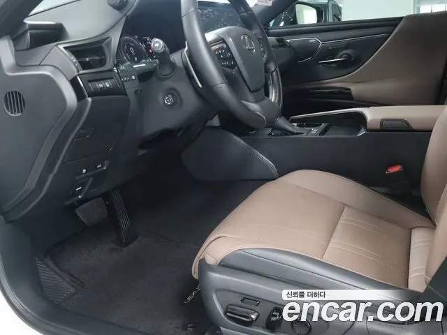 LEXUS ES300H 2026 — 4 563 км, белый-перламутр, Корея — под ключ — фото 7