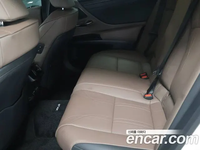 LEXUS ES300H 2026 — 4 563 км, белый-перламутр, Корея — под ключ — фото 10